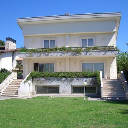 Villa Luxury Roma Marco Simone ภายนอก รูปภาพ