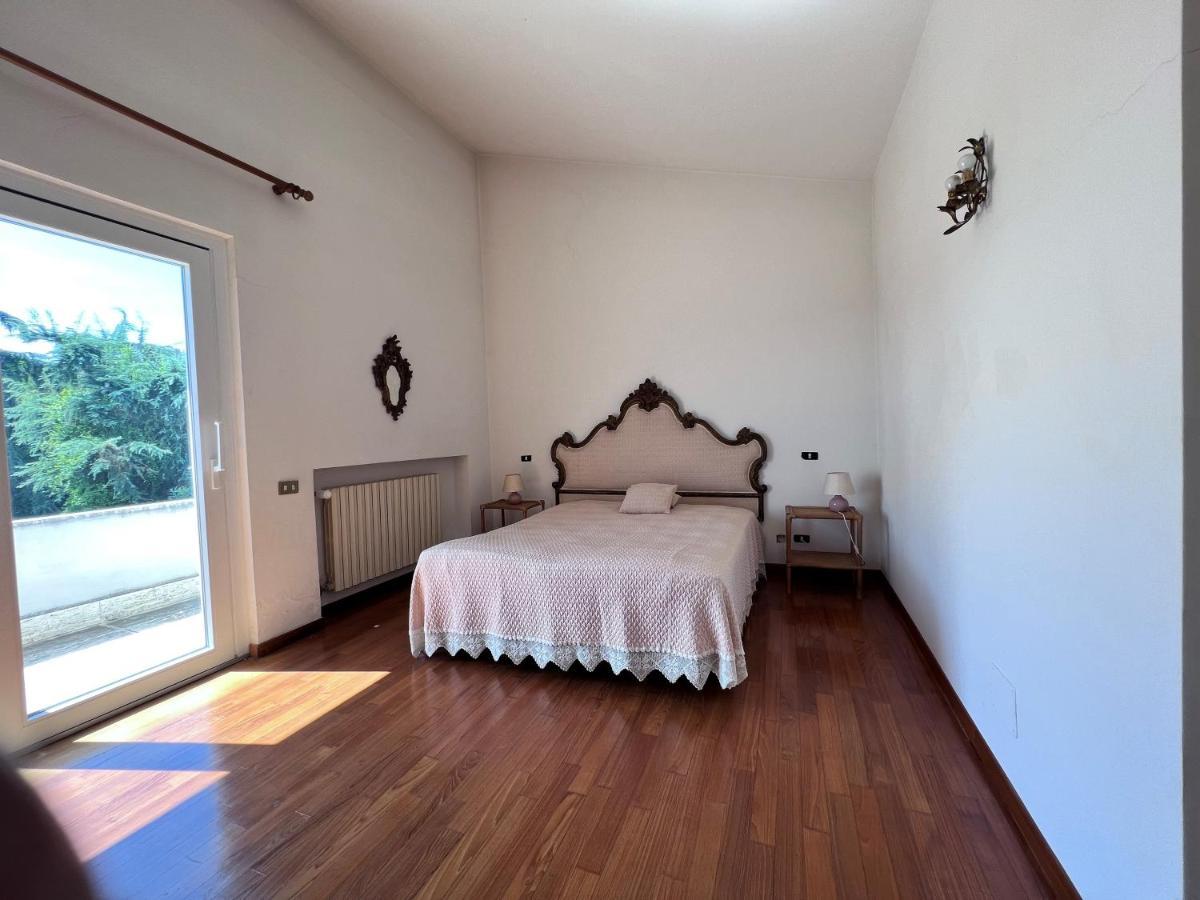 Villa Luxury Roma Marco Simone ภายนอก รูปภาพ