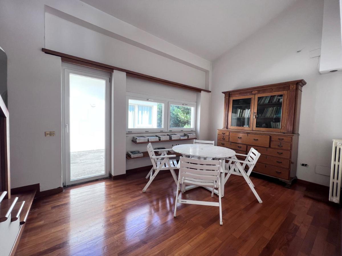 Villa Luxury Roma Marco Simone ภายนอก รูปภาพ