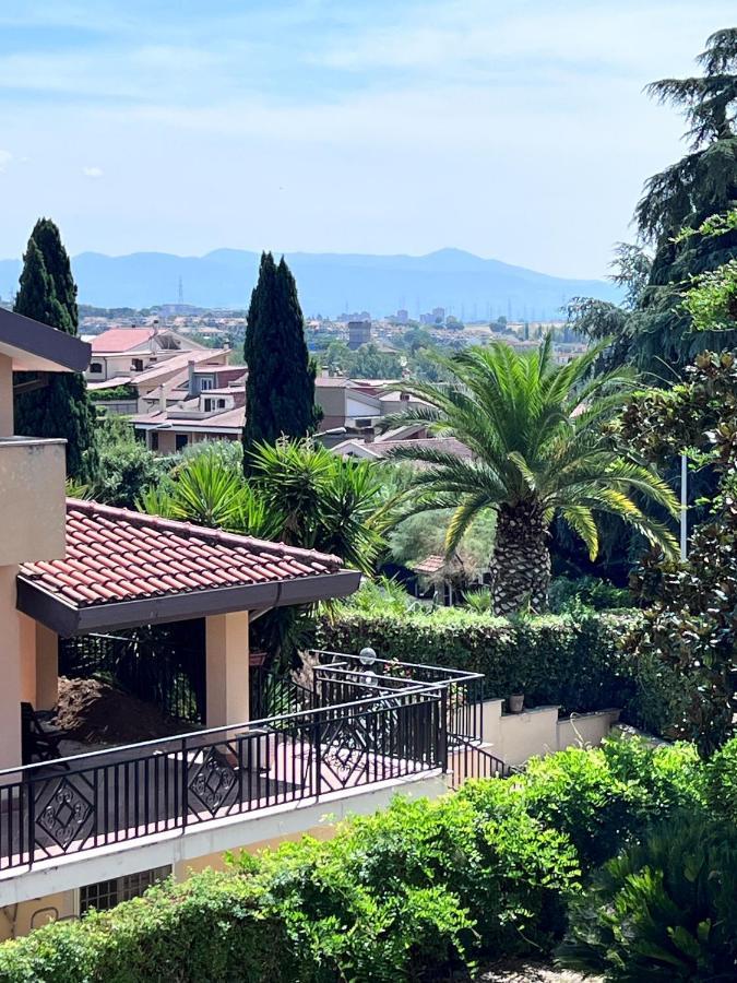 Villa Luxury Roma Marco Simone ภายนอก รูปภาพ